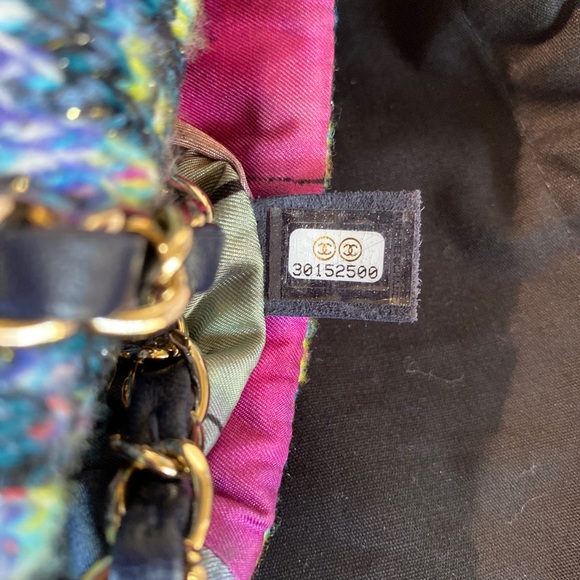 ‼️SOLD‼️CHANEL 2 Classic Multicolor Tweed Crossbod - Picture 2 of 7